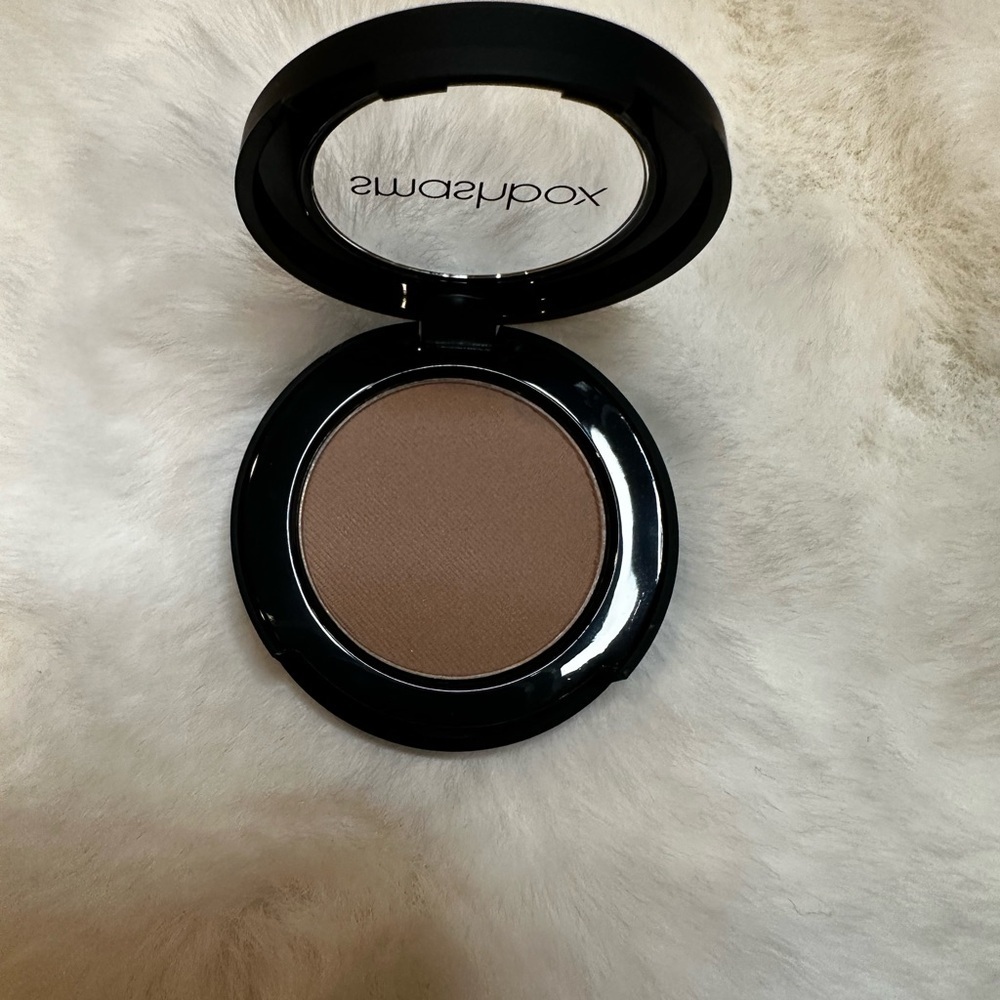 Smashbox single eyeshadow-It is brand new but there is no box